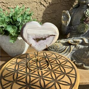 Agate and amethyst heart with druzy on stand